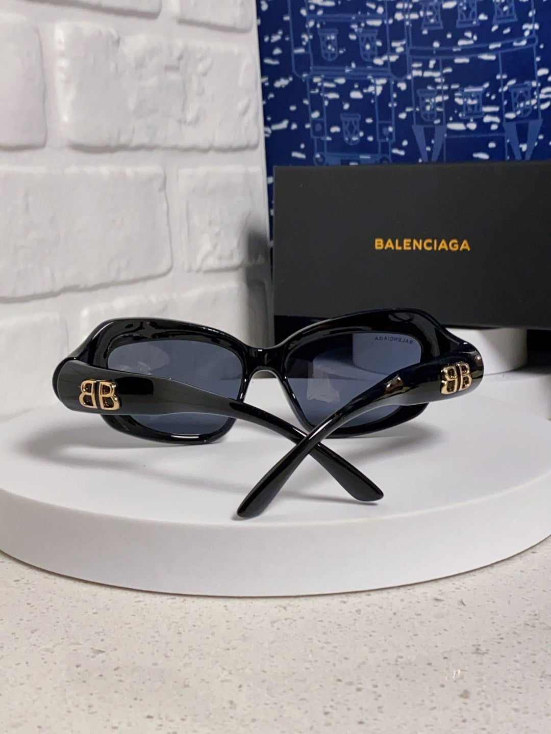 Balenciaga Oversized Brown Lens Sunglasses for Women - 358633 - detail image 4