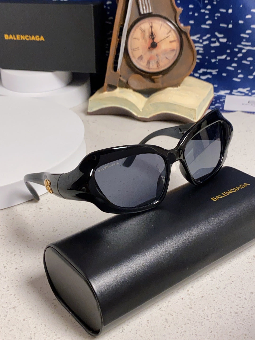 Balenciaga Oversized Brown Lens Sunglasses for Women - detail image 11