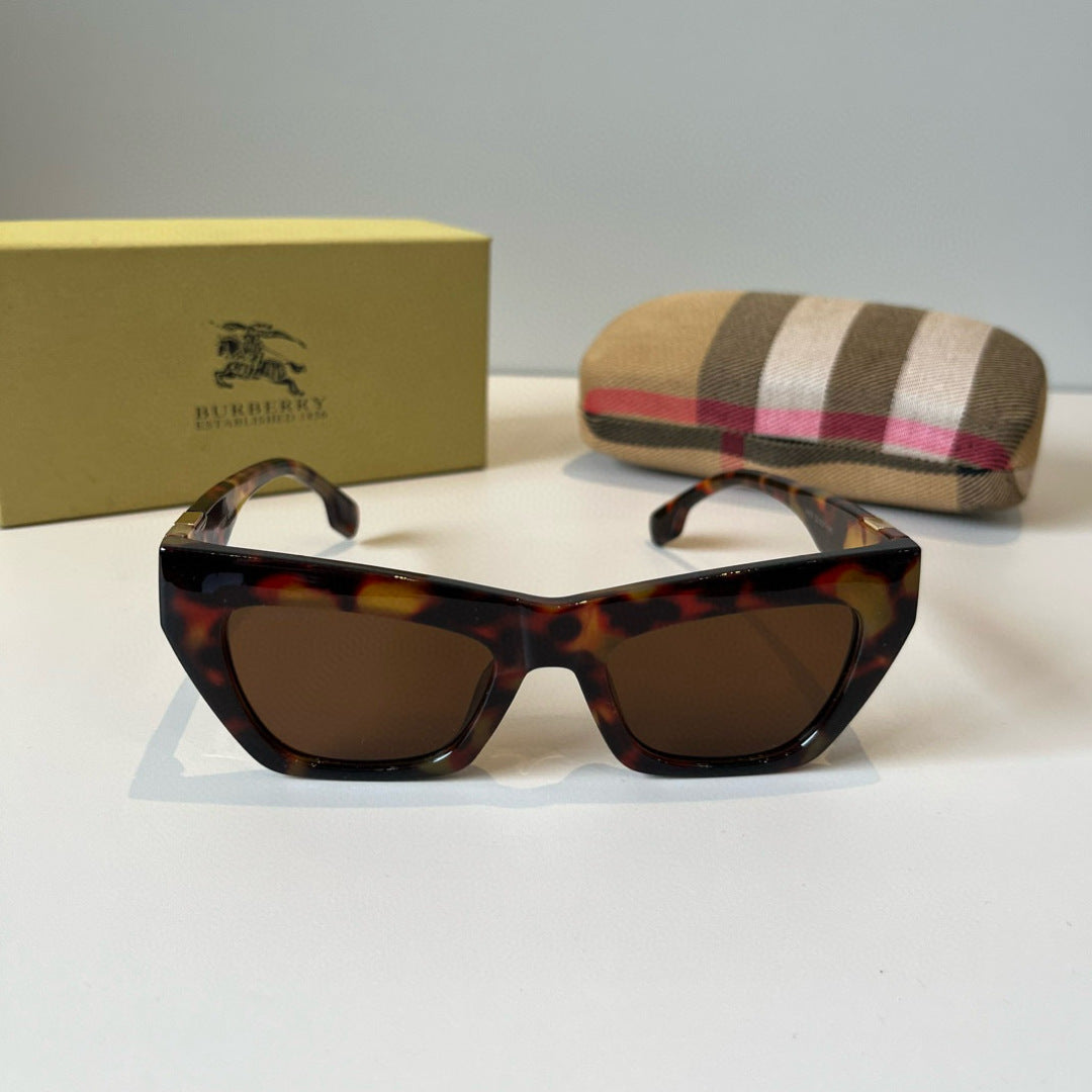 Burberry Fashion Black Lens Sunglasses for Men & Women - detail image 2