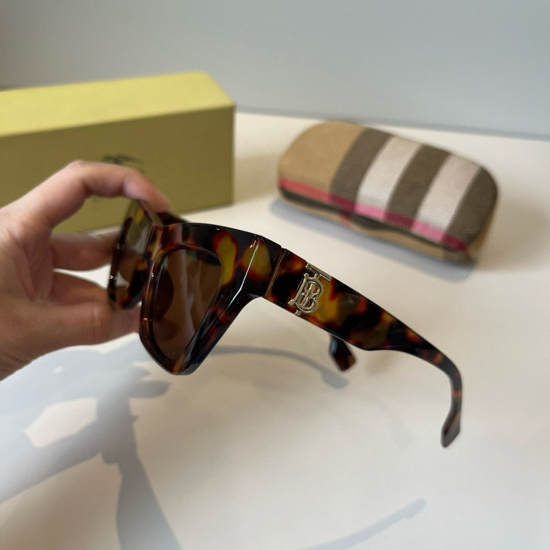 Burberry Fashion Black Lens Sunglasses for Men & Women - detail image 4