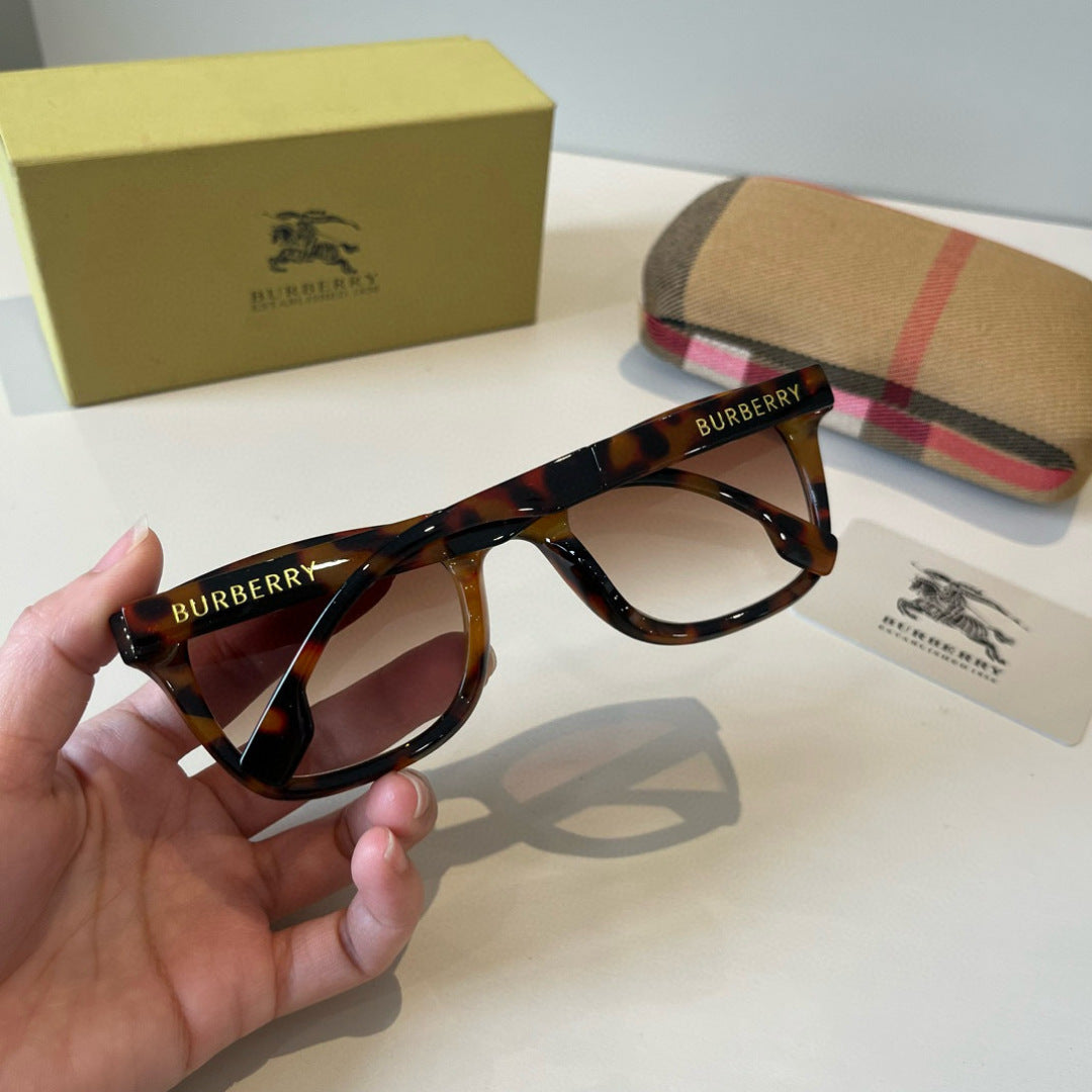 Burberry Folding Fashion Brown Lens Sunglasses for Men & Women - 399082 - detail image 4