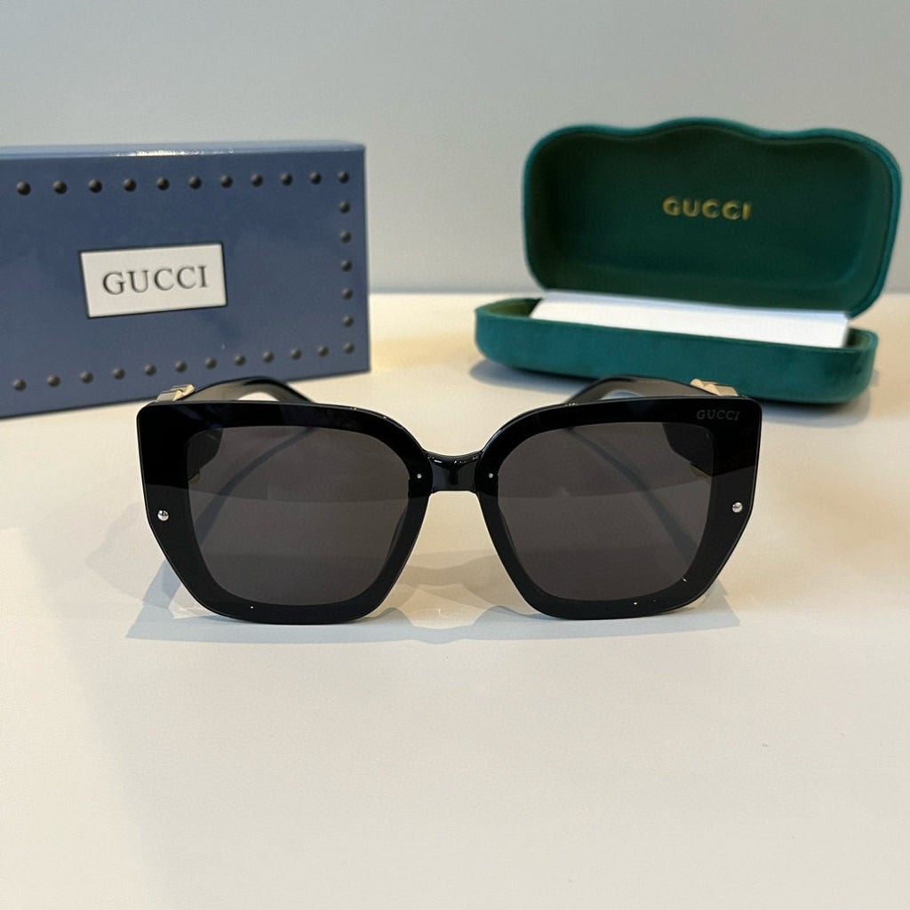 Gucci Oversized Black Lens Sunglasses for Men & Women - 486335 - detail image 2