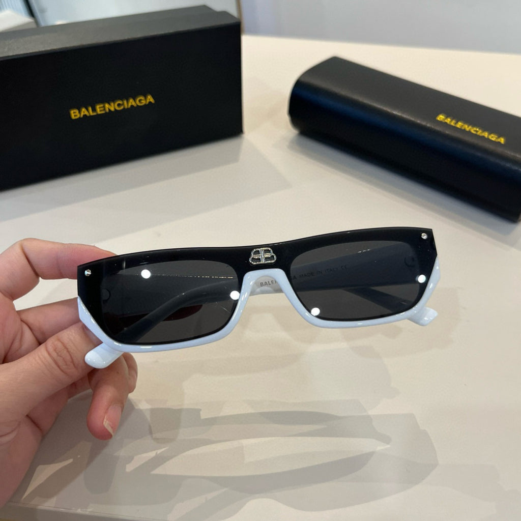 Balenciaga Rectangular Silver Lens Sunglasses for Men & Women - 487544 - detail image 4