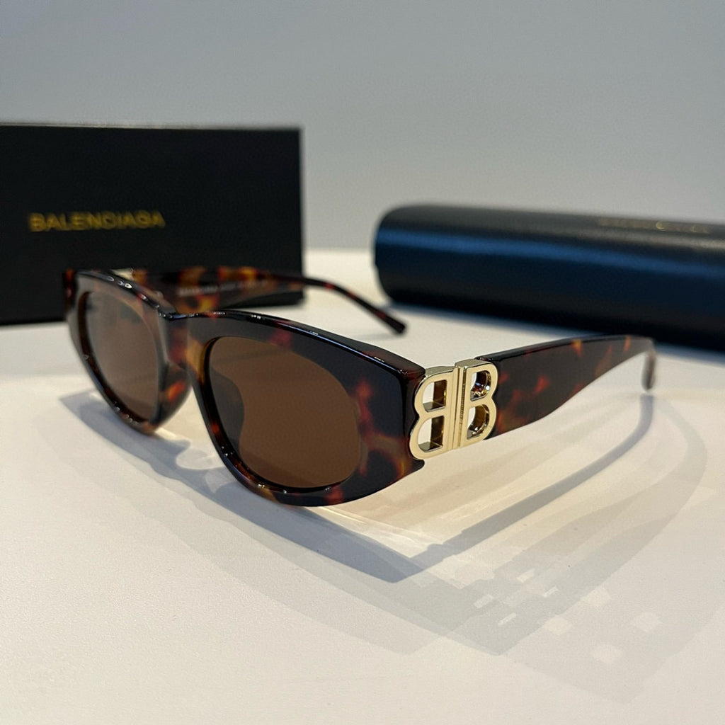 Balenciaga Rectangular Black Lens Sunglasses for Men & Women - 372343 - detail image 3