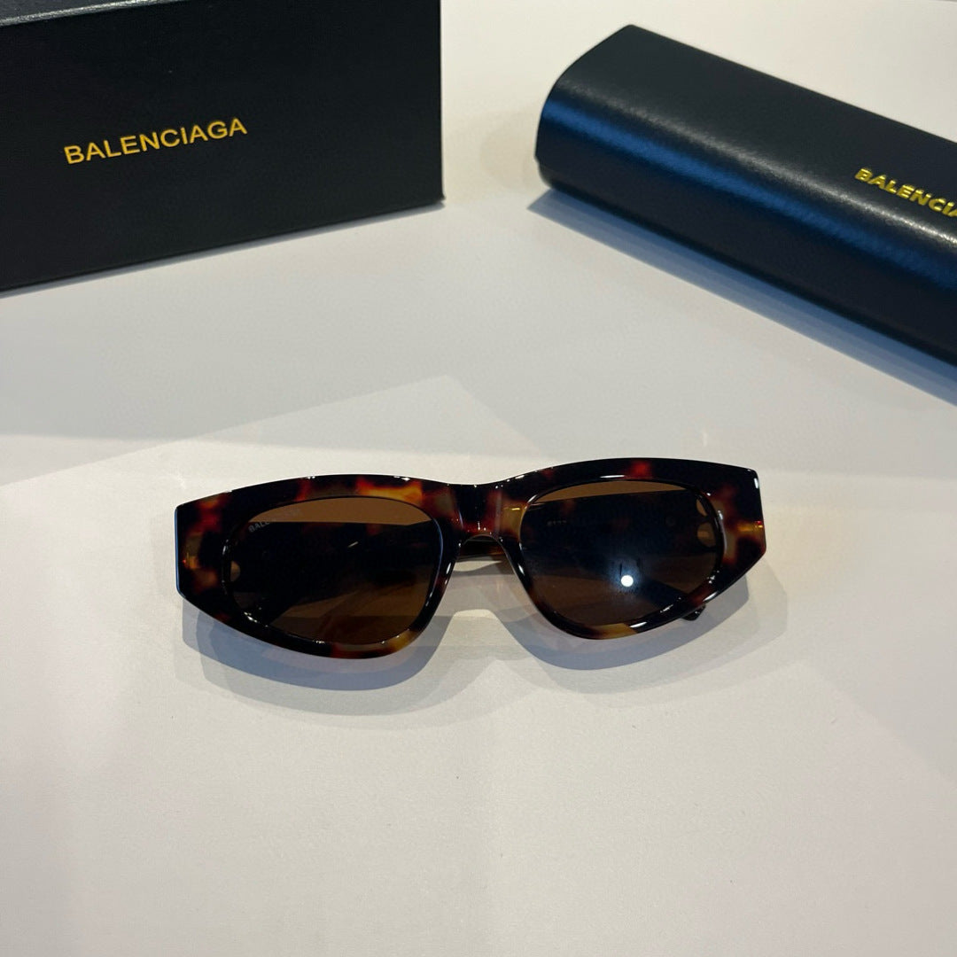 Balenciaga Rectangular Black Lens Sunglasses for Men & Women - 372343 - detail image 9