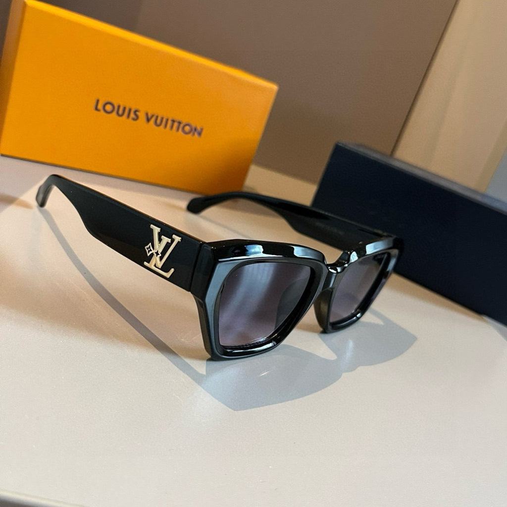 Louis Vuitton Metal Fashion Gold Lens Sunglasses for Men & Women - 431146