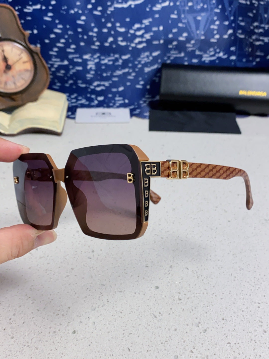 Balenciaga Square Gray Lens Sunglasses for Men & Women - 416113 - detail image 6