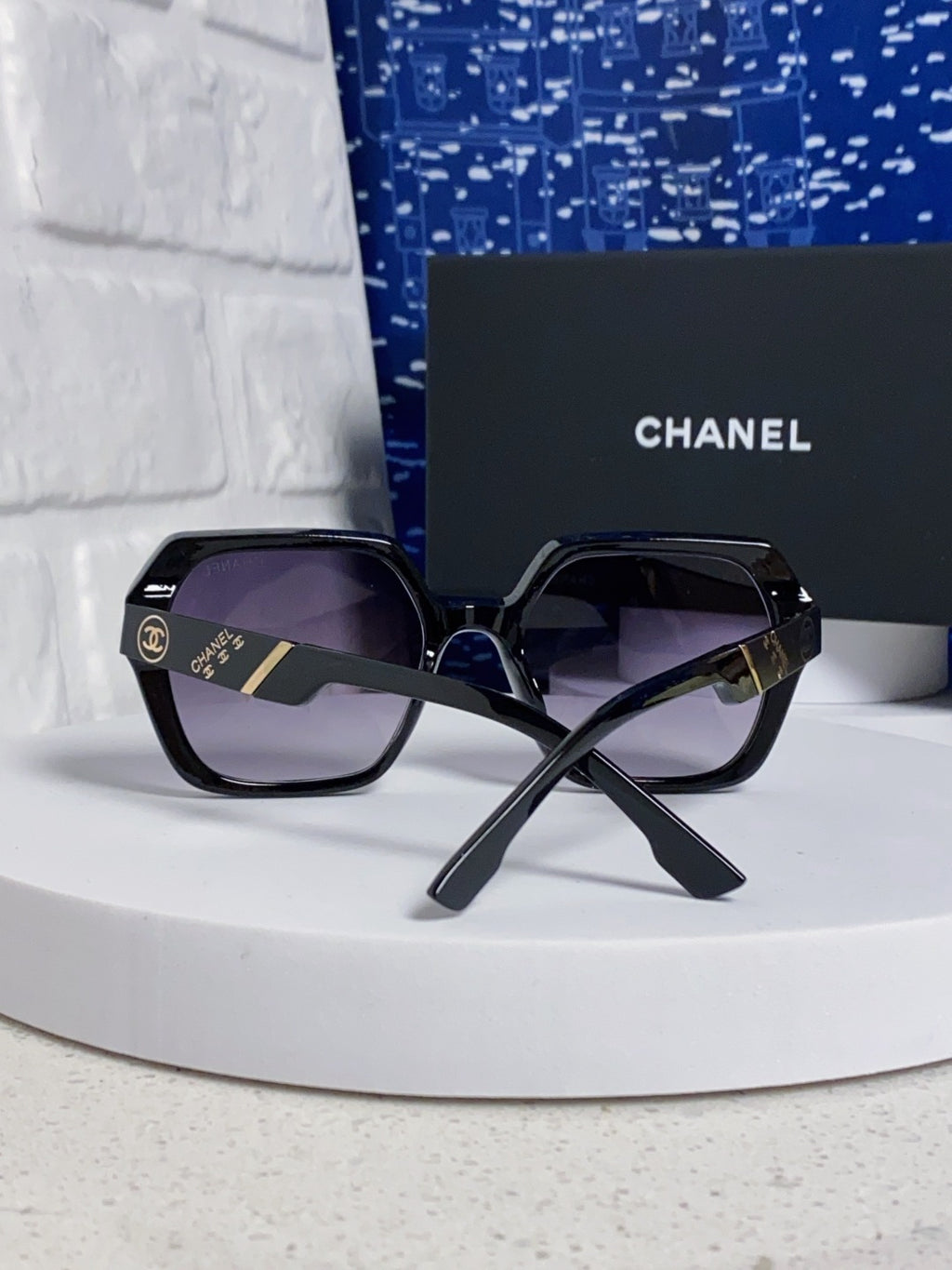 Chanel Polarized Square Gray Lens Sunglasses for Women - detail image 3