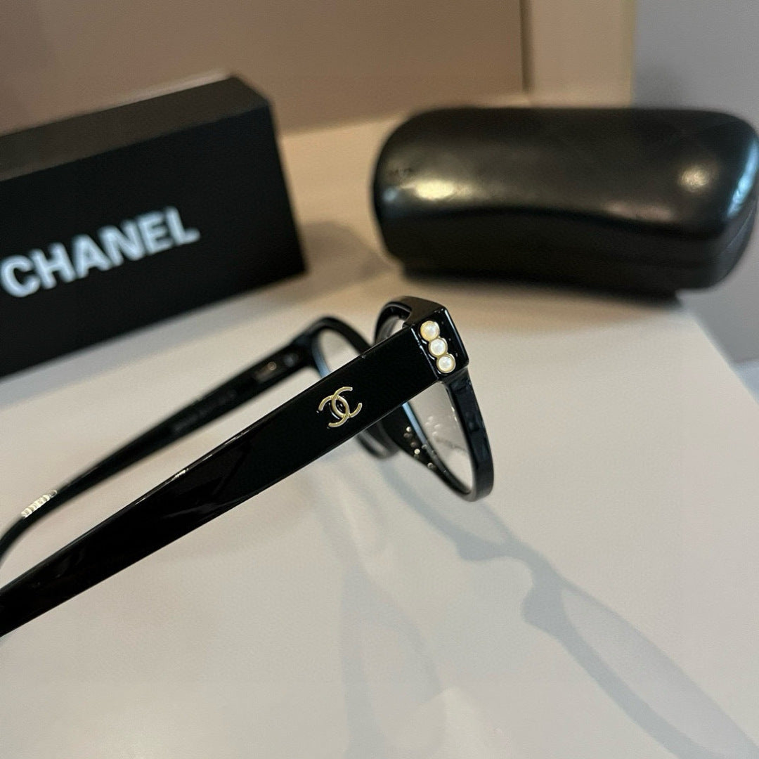 Chanel Cat-Eye Silver Lens Sunglasses for Men & Women - 465086 - detail image 2