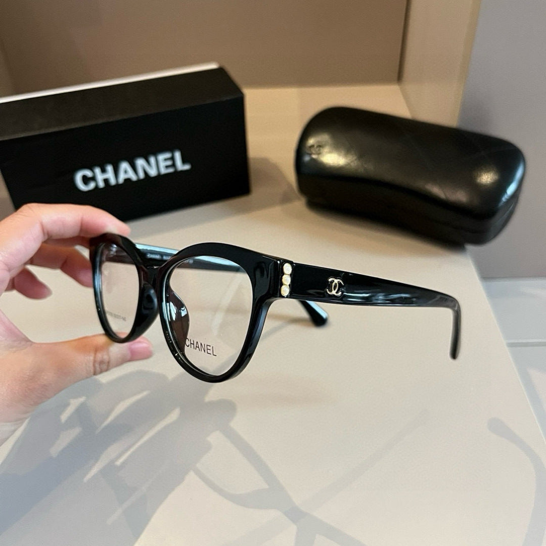 Chanel Cat-Eye Silver Lens Sunglasses for Men & Women - 465086 - detail image 3