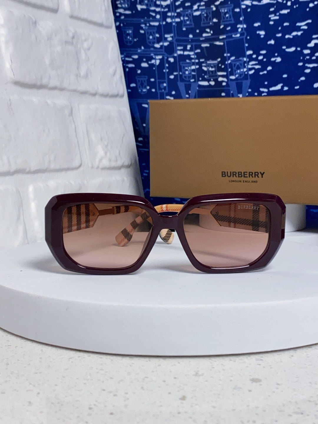 Burberry Rectangular Red Lens Sunglasses for Men & Women - 487410 - detail image 2