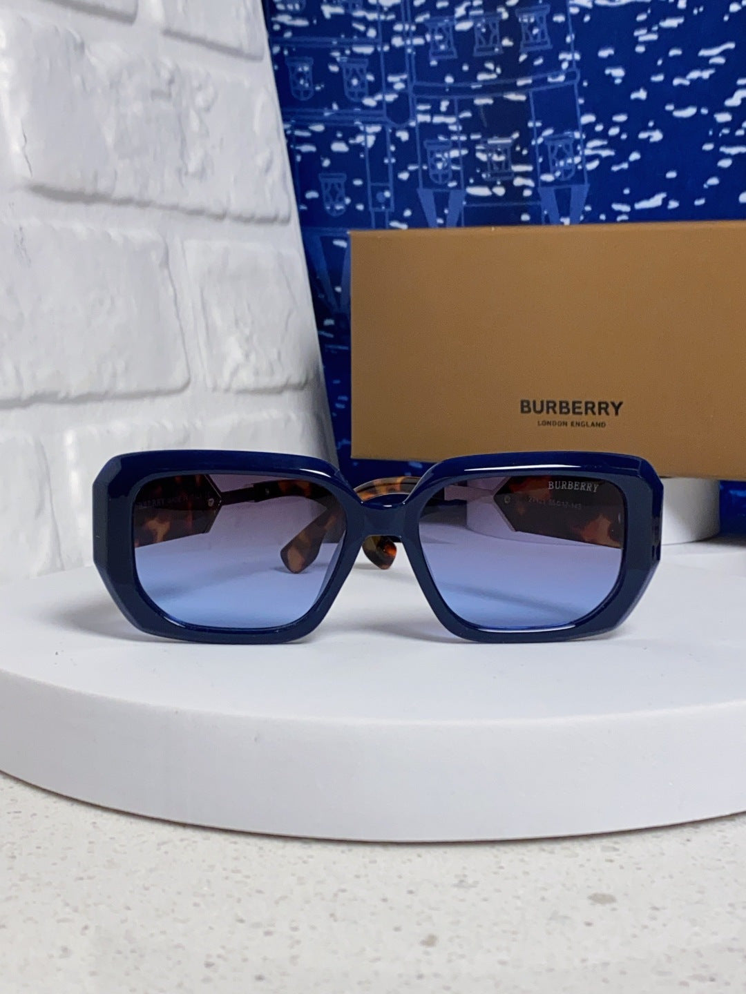 Burberry Rectangular Black Lens Sunglasses for Men & Women - 487412