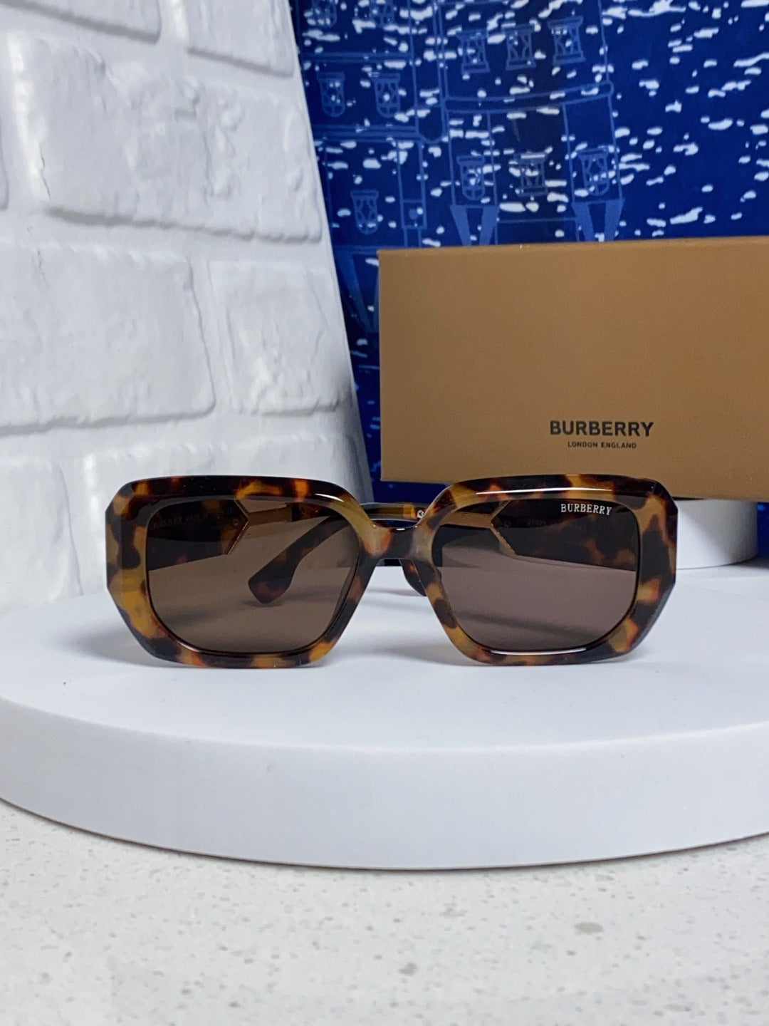 Burberry Rectangular Red Lens Sunglasses for Men & Women - detail image 2