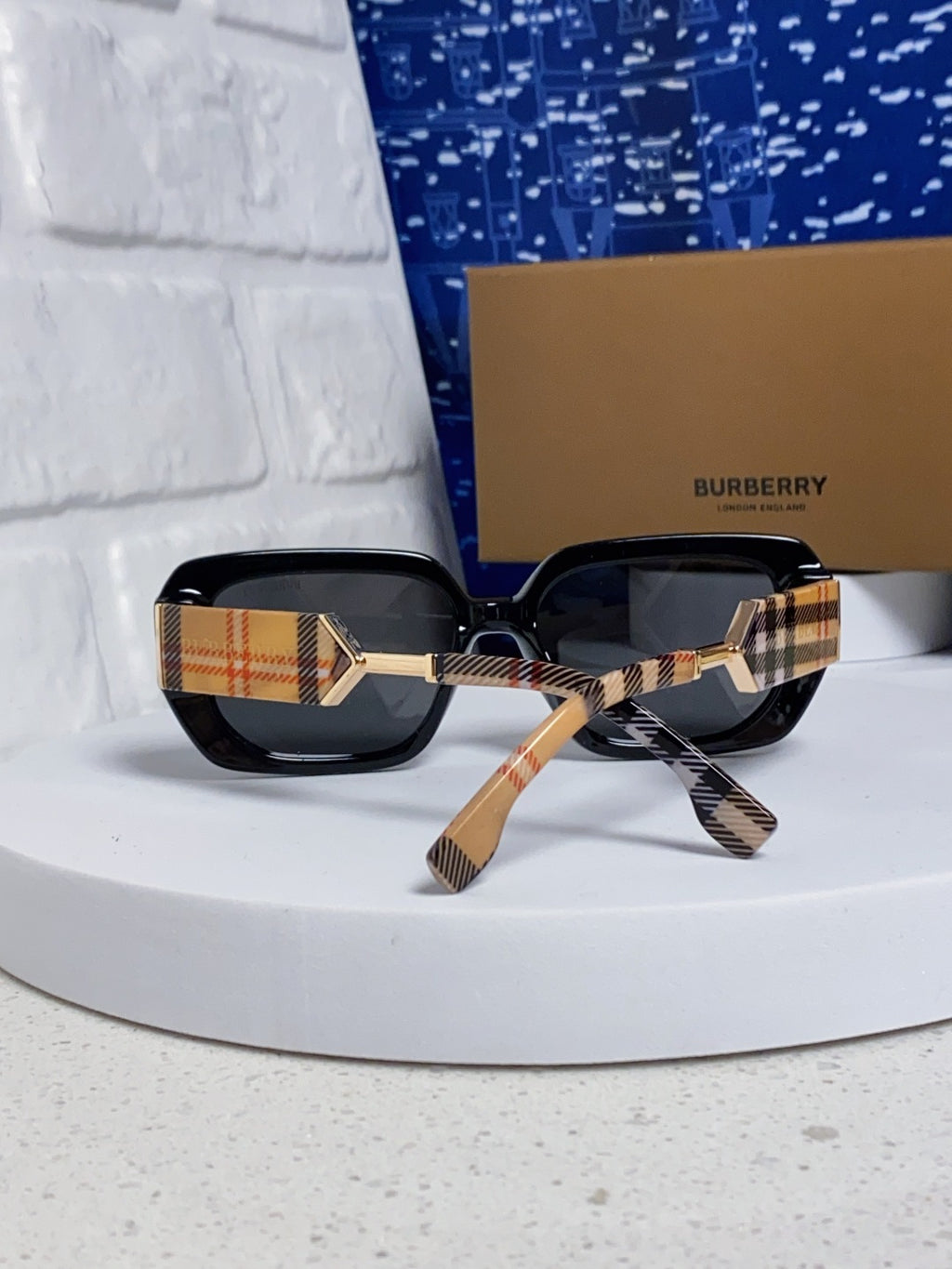 Burberry Rectangular Black Lens Sunglasses for Men & Women - detail image 3