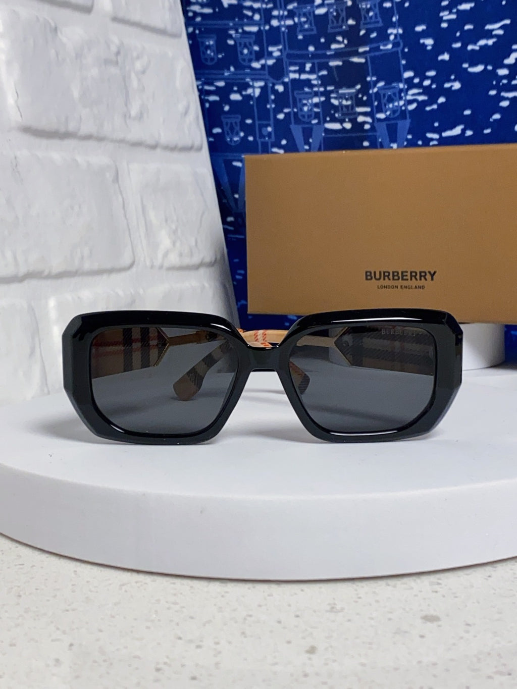 Burberry Rectangular Black Lens Sunglasses for Men & Women - detail image 2