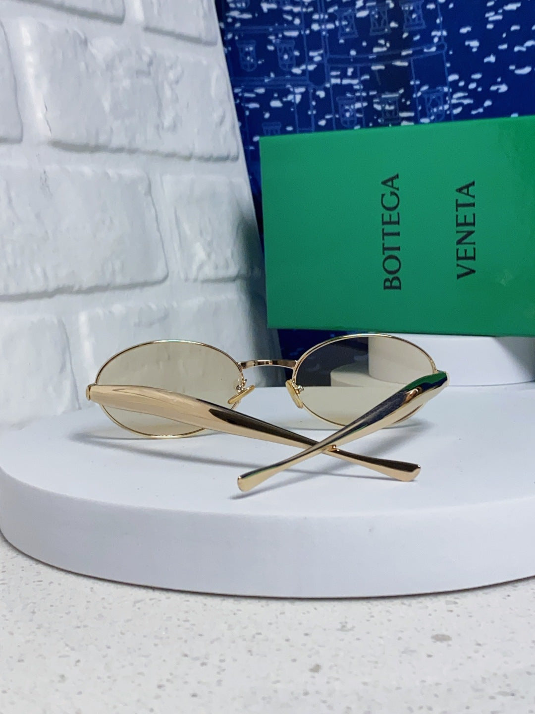Bottega Veneta BV1386 Oval Silver Lens Sunglasses for Men & Women - 487958 - detail image 3