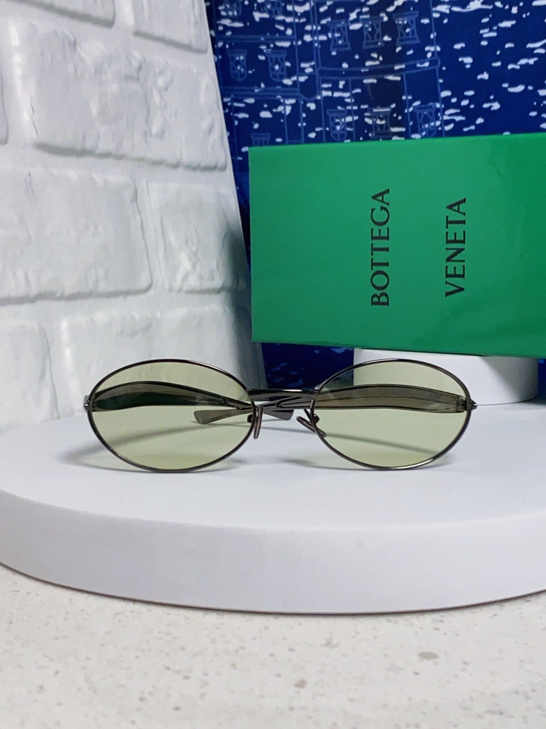 Bottega Veneta BV1386 Oval Silver Lens Sunglasses for Men & Women - 487959 - detail image 2
