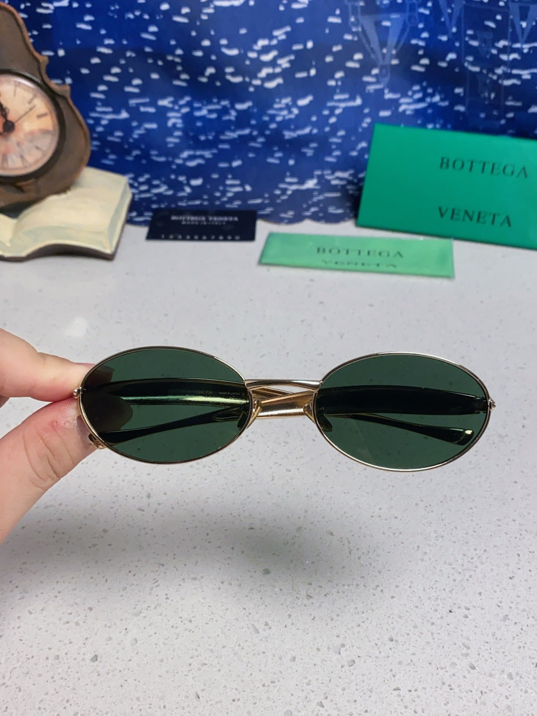 Bottega Veneta BV1386 Oval Green Lens Sunglasses for Men & Women - detail image 4
