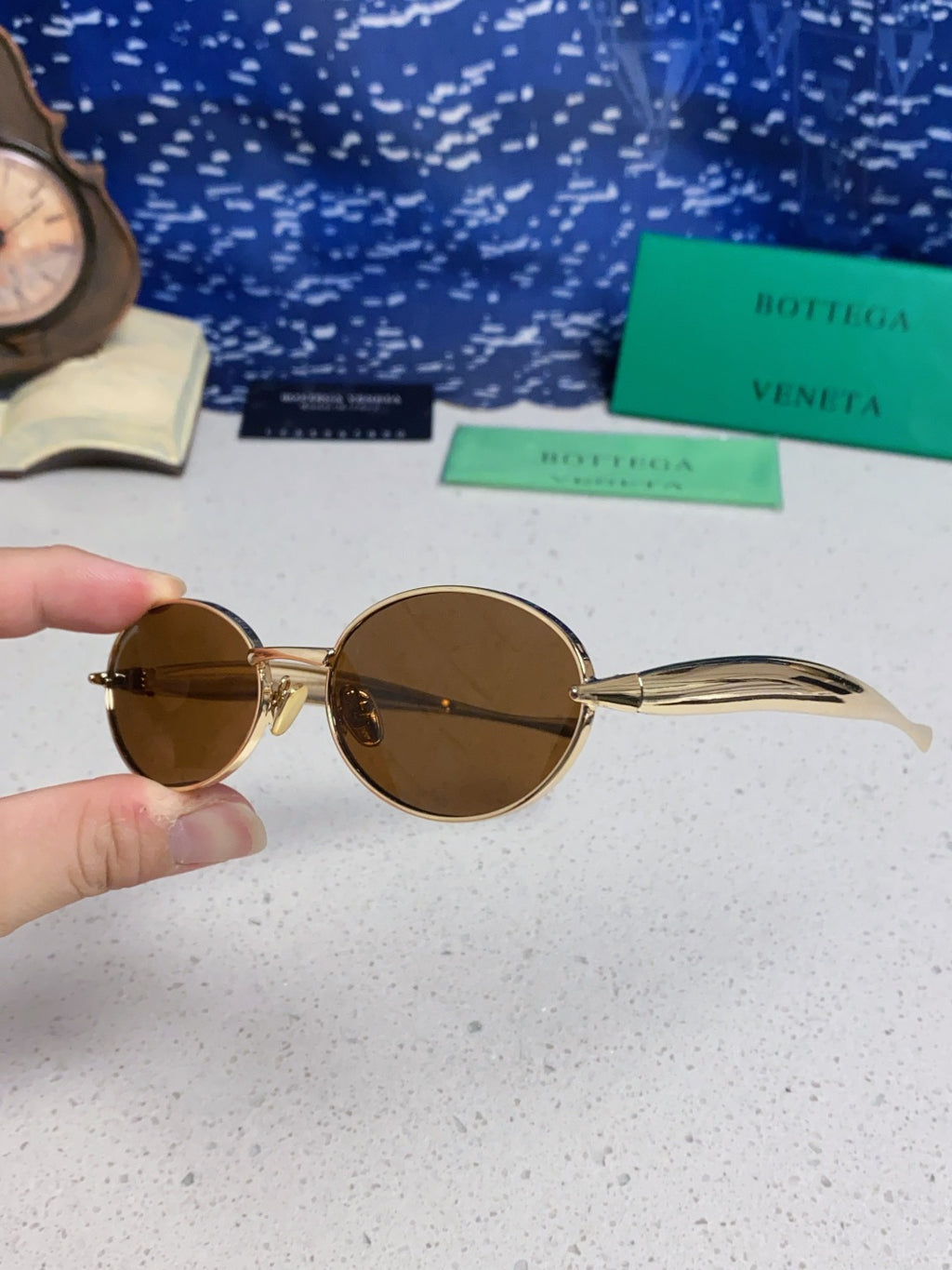 Bottega Veneta BV1386 Oval Brown Lens Sunglasses for Men & Women - detail image 6