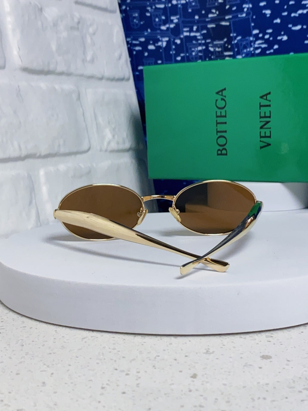 Bottega Veneta BV1386 Oval Brown Lens Sunglasses for Men & Women - detail image 3