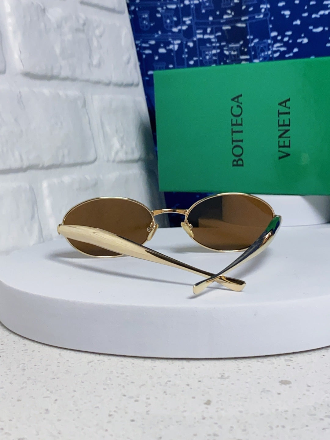 Bottega Veneta BV1386 Oval Brown Lens Sunglasses for Men & Women - detail image 3