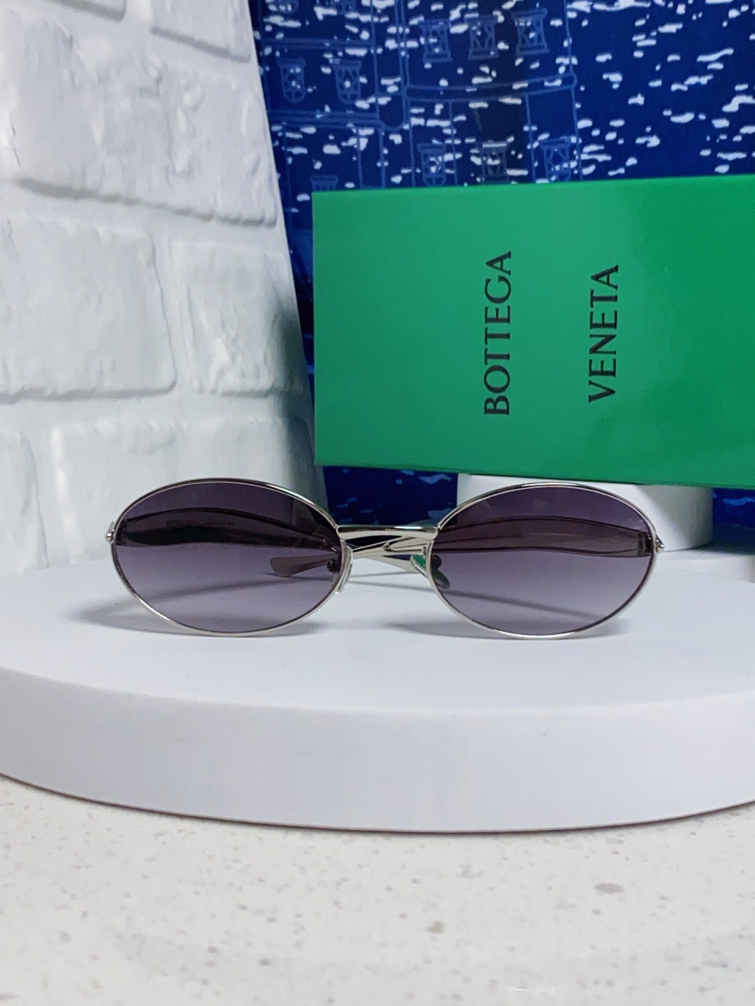 Bottega Veneta BV1386 Oval Silver Lens Sunglasses for Men & Women - detail image 2
