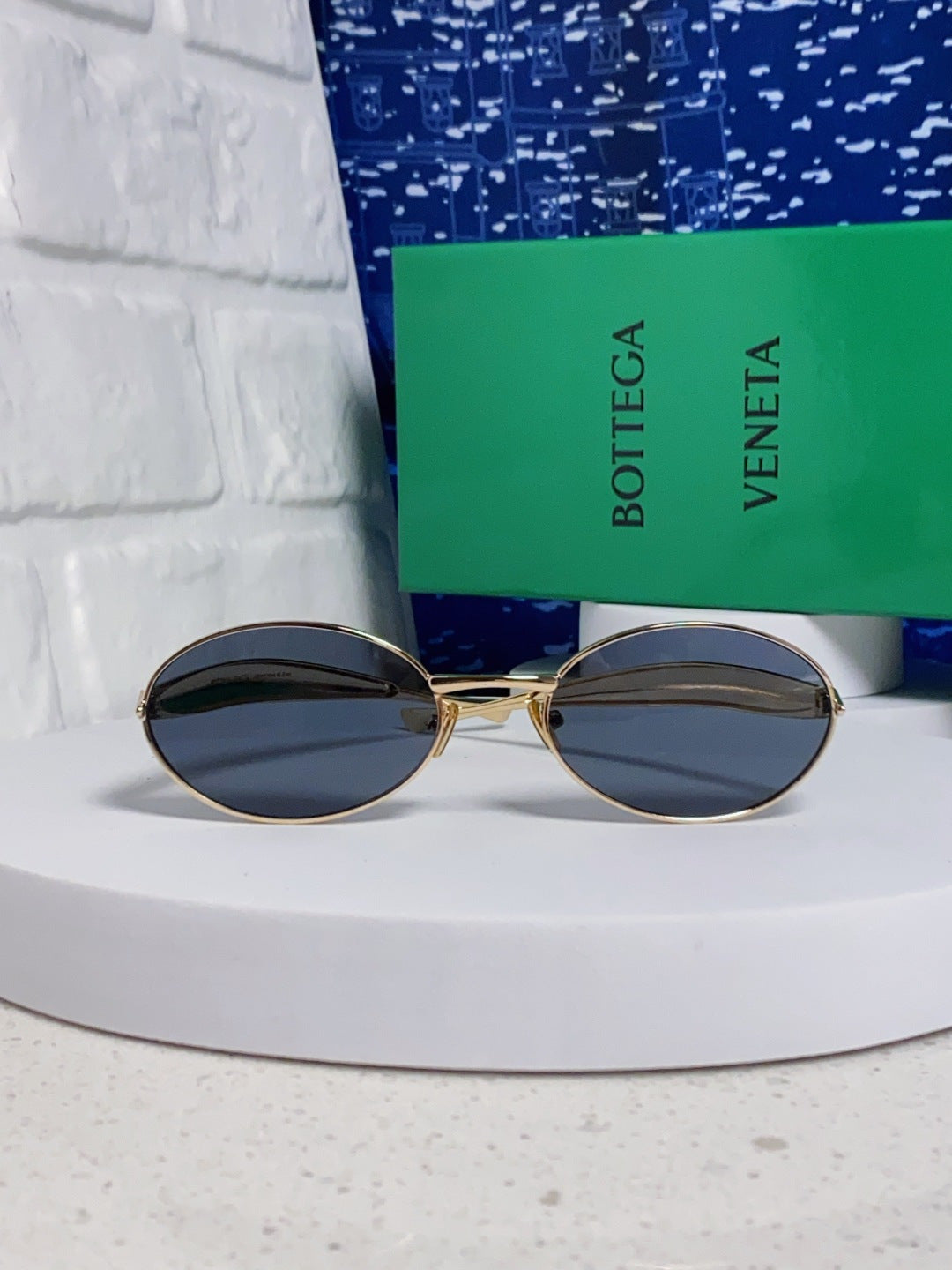 Bottega Veneta BV1386 Oval Blue Lens Sunglasses for Men & Women - detail image 2