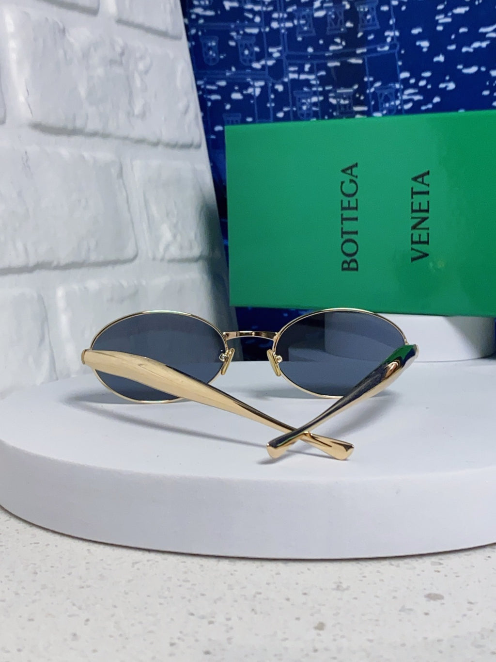 Bottega Veneta BV1386 Oval Blue Lens Sunglasses for Men & Women - detail image 3