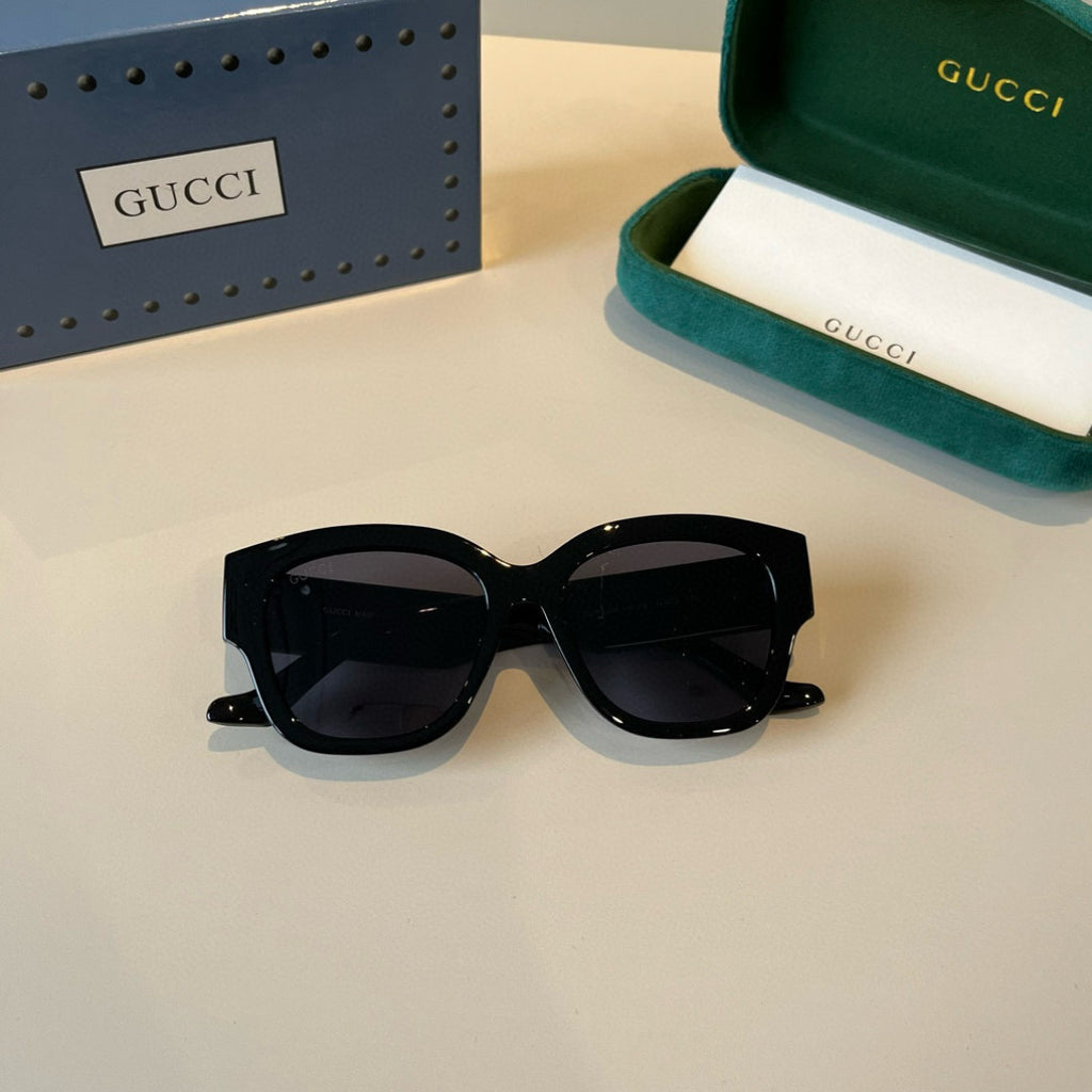 Gucci Oversized Black Lens Sunglasses for Men & Women - 448855 - detail image 5