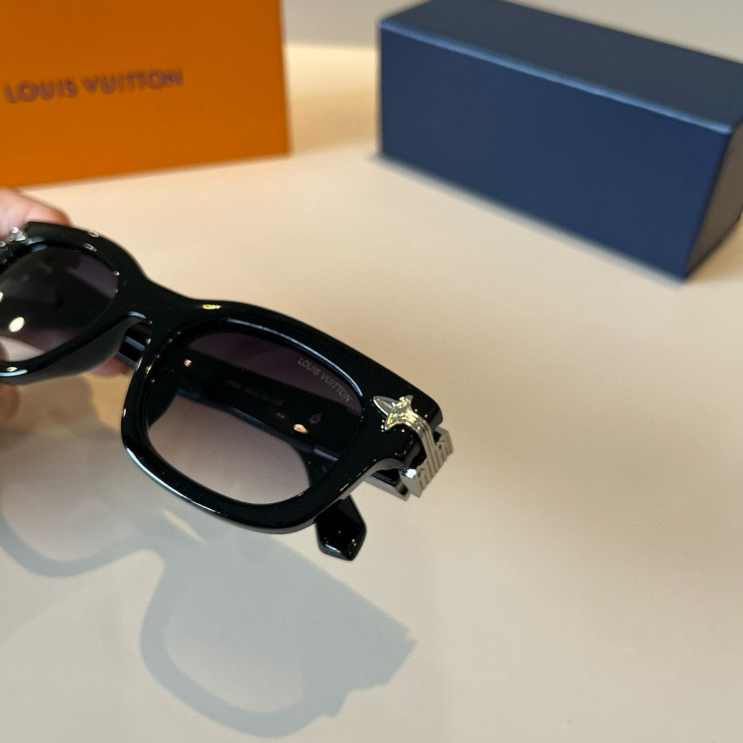Louis Vuitton Fashion Black Lens Sunglasses for Men & Women - 431147 - detail image 5