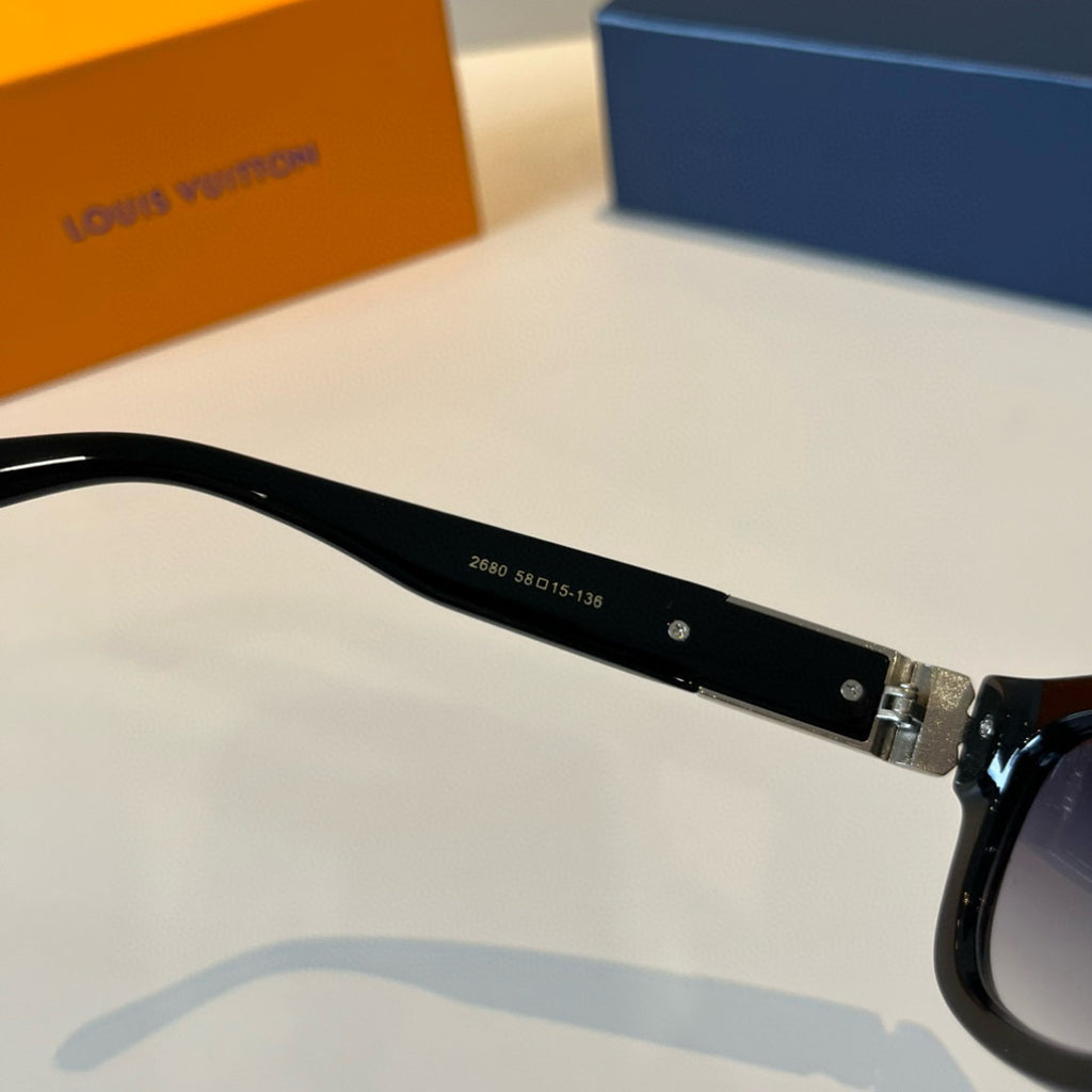 Louis Vuitton Fashion Black Lens Sunglasses for Men & Women - 431147 - detail image 9