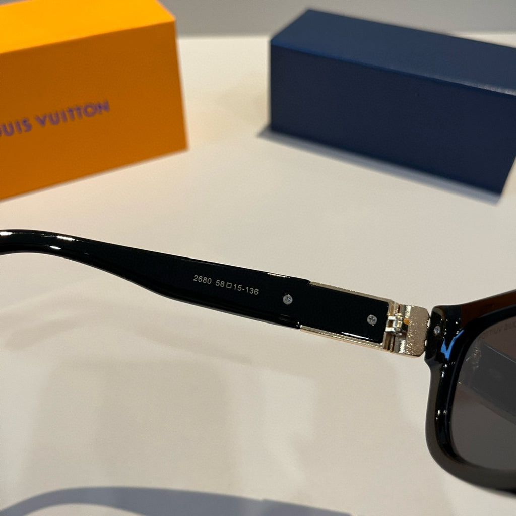 Louis Vuitton Fashion Black Lens Sunglasses for Men & Women - 431148 - detail image 11