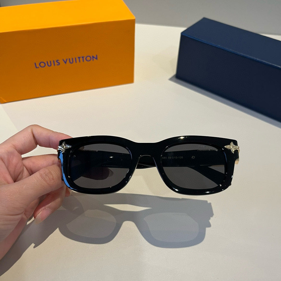 Louis Vuitton Fashion Black Lens Sunglasses for Men & Women - 431148 - detail image 6