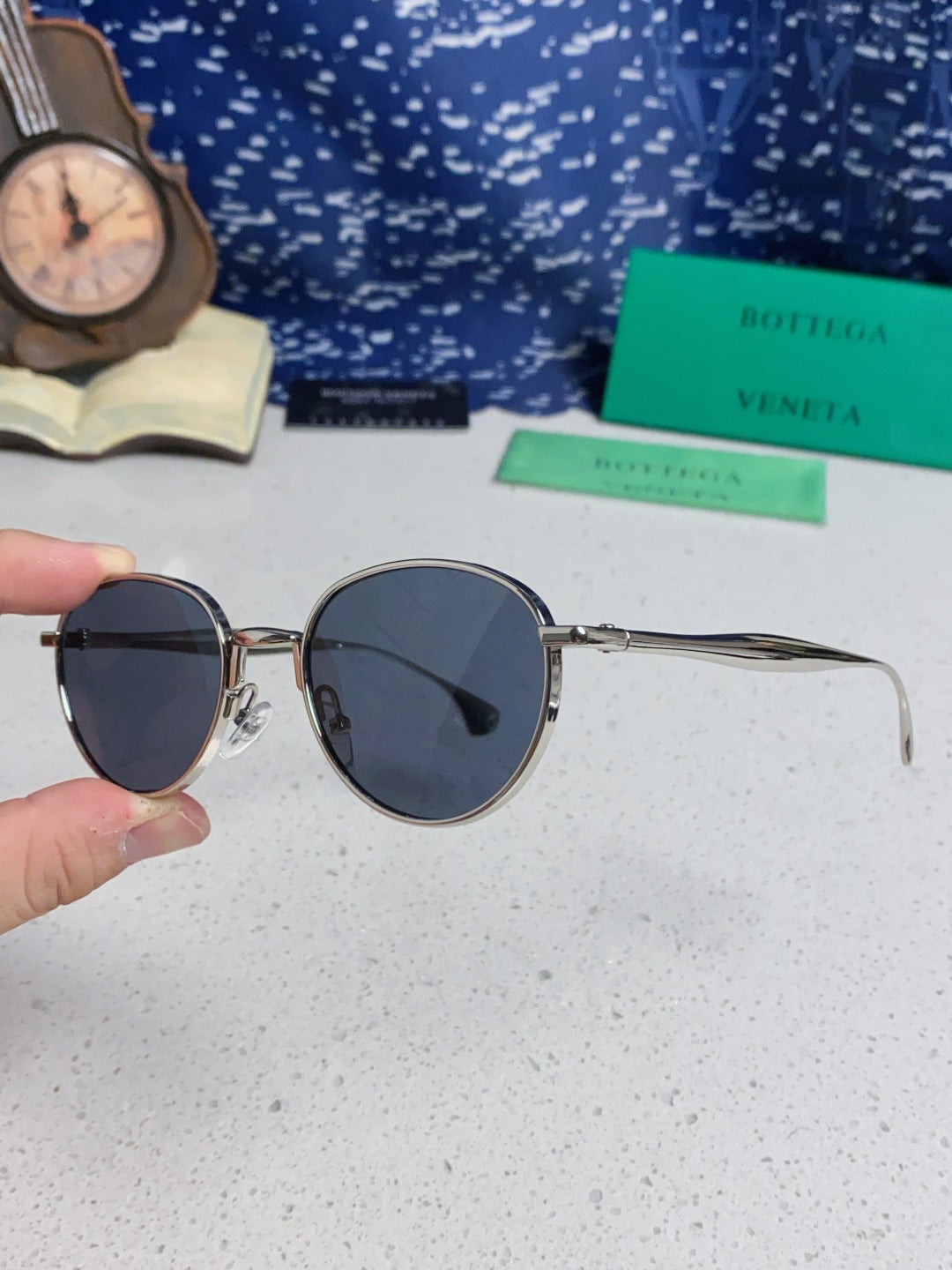 Bottega Veneta BV1396 Metal Oval Blue Lens Sunglasses for Men & Women - detail image 6