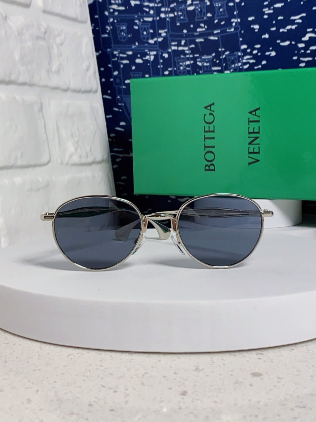 Bottega Veneta BV1396 Metal Oval Blue Lens Sunglasses for Men & Women - detail image 2