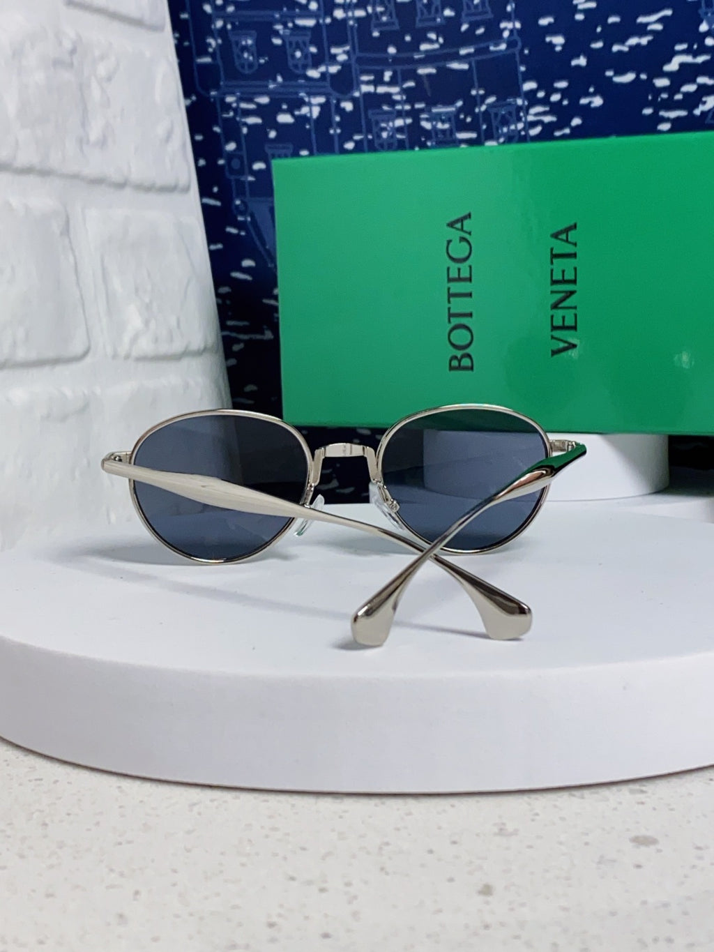 Bottega Veneta BV1396 Metal Oval Blue Lens Sunglasses for Men & Women - detail image 3