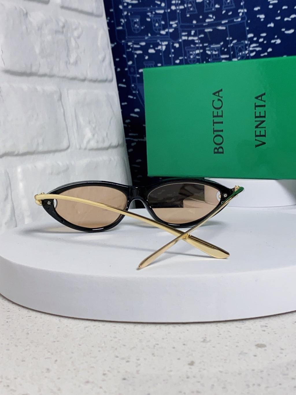 Bottega Veneta BV1390 Cat-Eye Gold Lens Sunglasses for Women - detail image 3