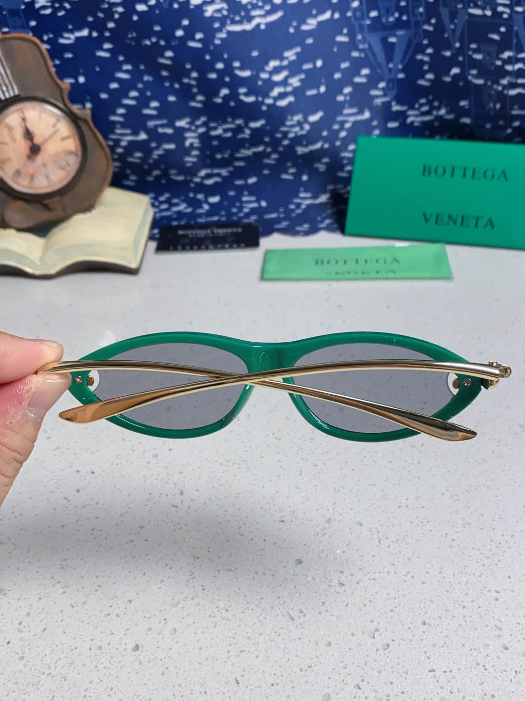Bottega Veneta BV1390 Cat-Eye Green Lens Sunglasses for Women - detail image 5