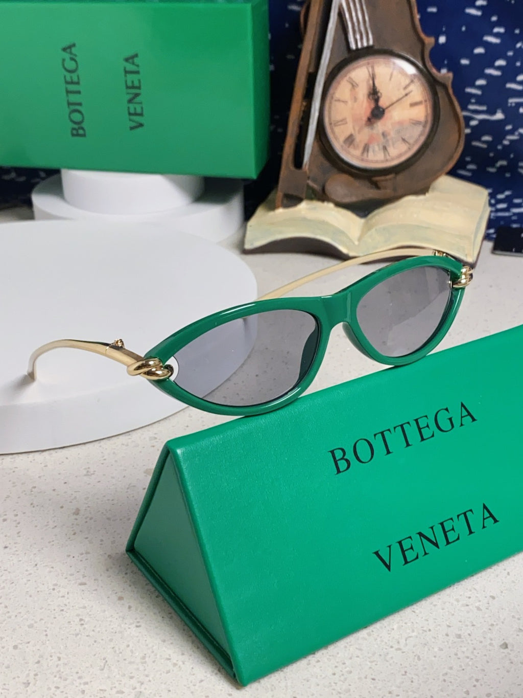 Bottega Veneta BV1390 Cat-Eye Green Lens Sunglasses for Women - detail image 9