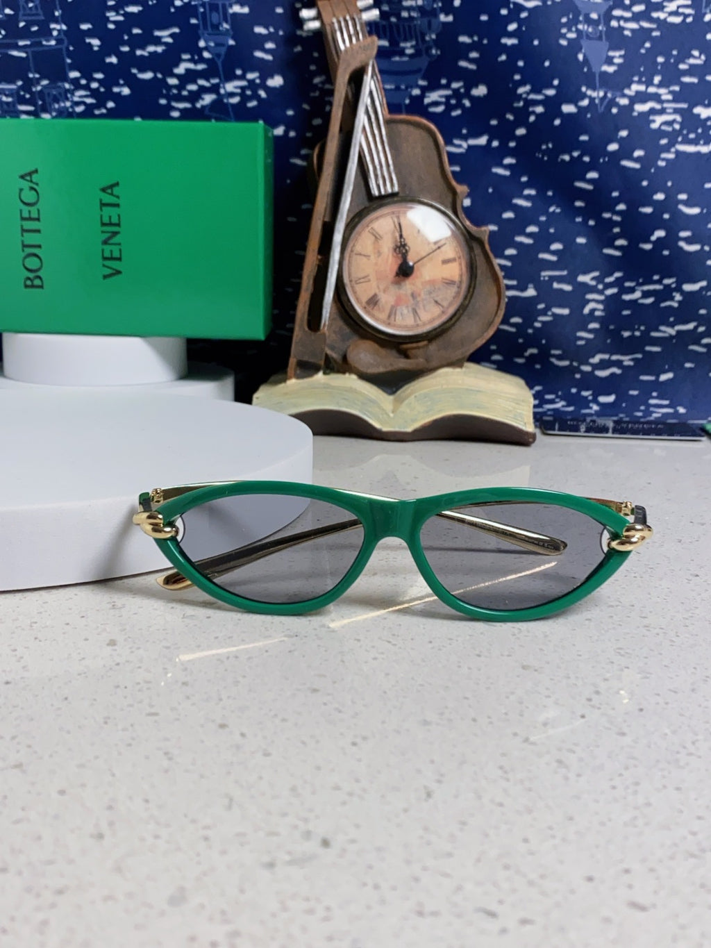 Bottega Veneta BV1390 Cat-Eye Green Lens Sunglasses for Women - detail image 8