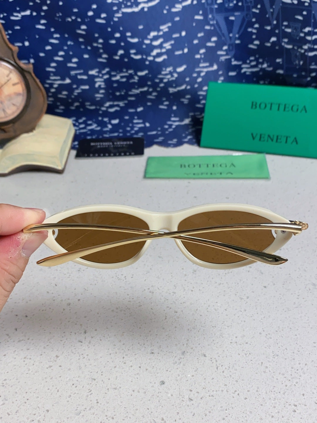 Bottega Veneta BV1390 Cat-Eye Brown Lens Sunglasses for Women - 487979 - detail image 5