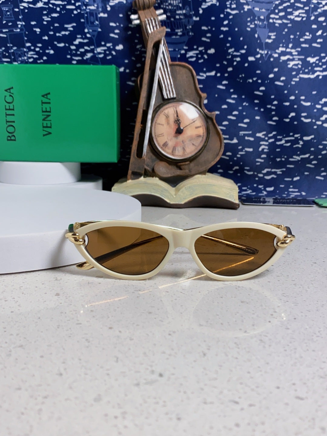Bottega Veneta BV1390 Cat-Eye Brown Lens Sunglasses for Women - 487979 - detail image 8