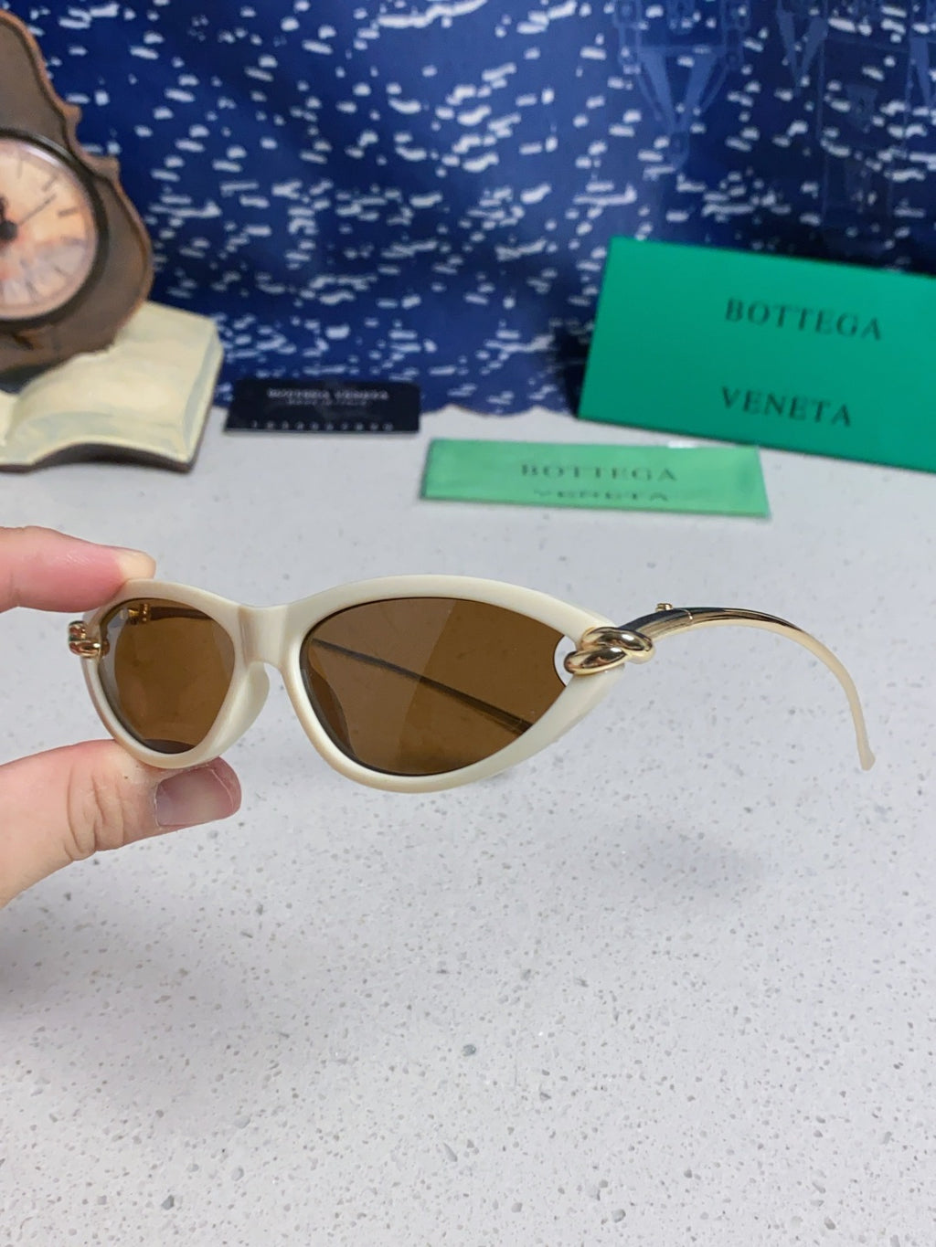 Bottega Veneta BV1390 Cat-Eye Brown Lens Sunglasses for Women - 487979 - detail image 6