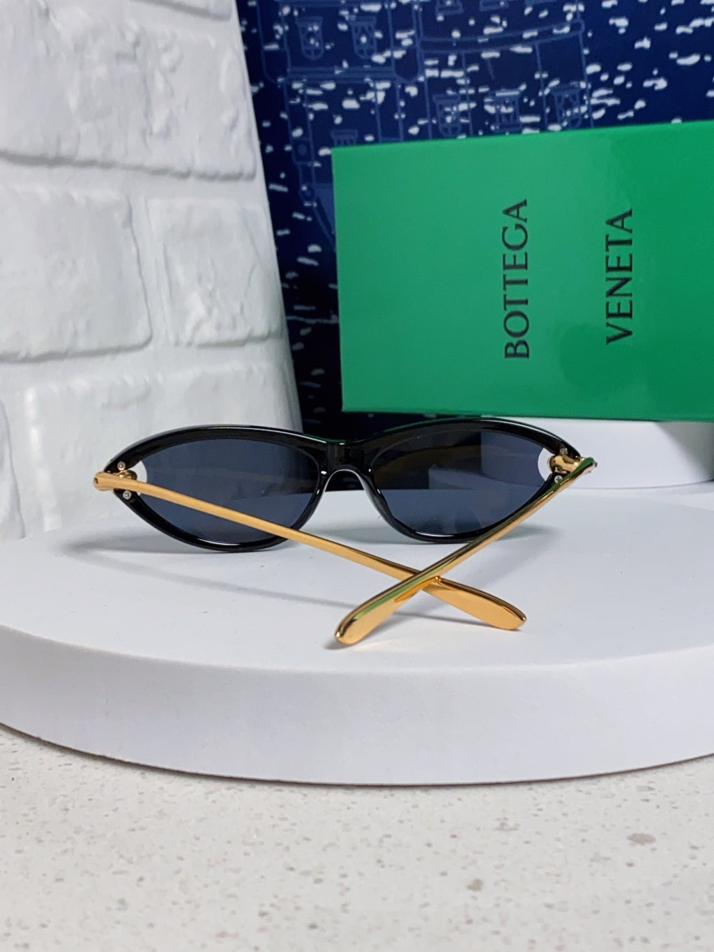 Bottega Veneta BV1390 Cat-Eye Blue Lens Sunglasses for Women - detail image 3