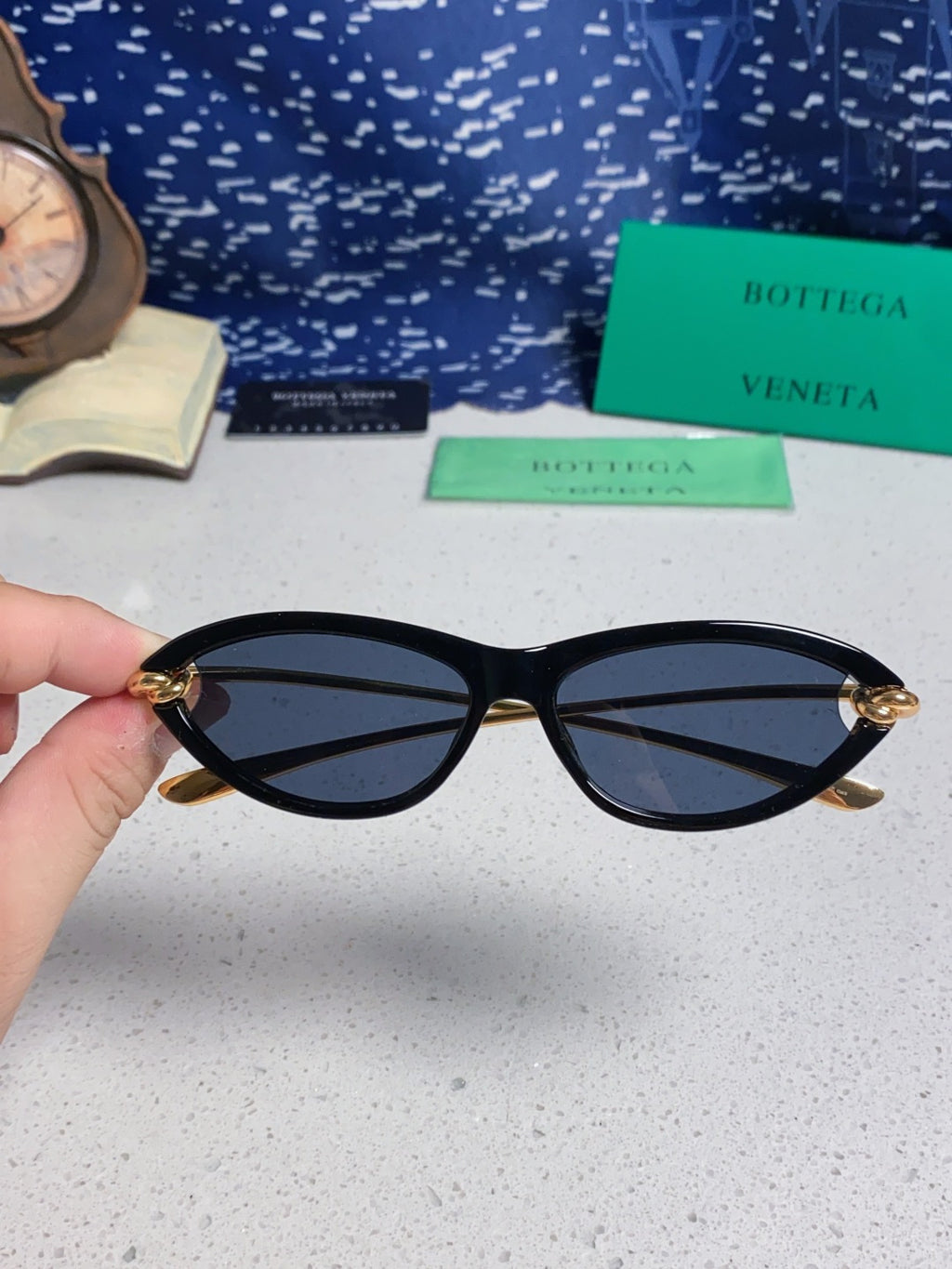 Bottega Veneta BV1390 Cat-Eye Blue Lens Sunglasses for Women - detail image 4
