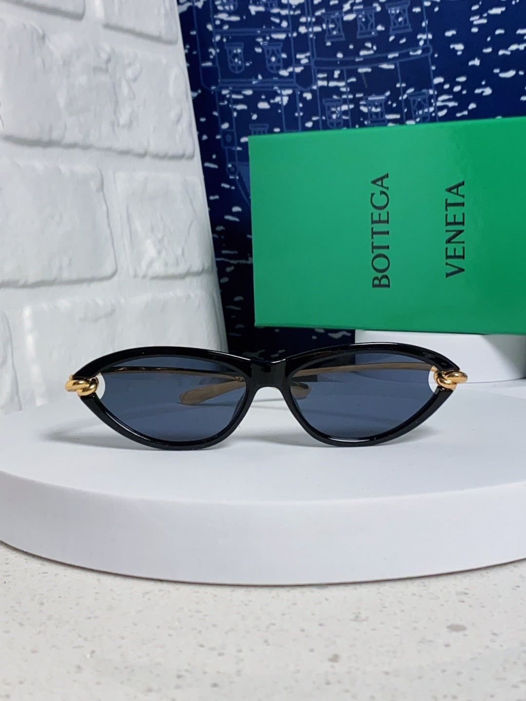 Bottega Veneta BV1390 Cat-Eye Blue Lens Sunglasses for Women - detail image 2