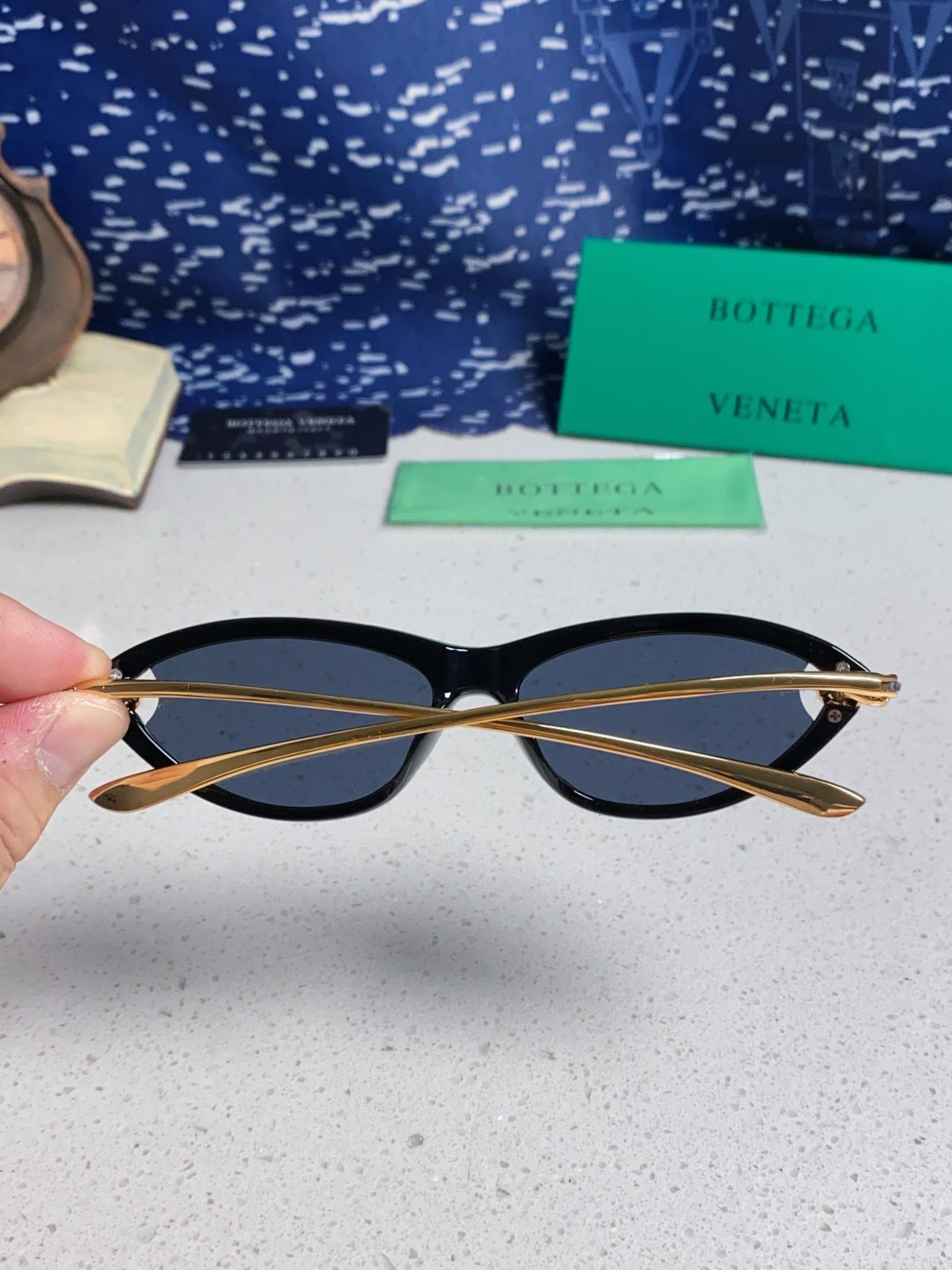 Bottega Veneta BV1390 Cat-Eye Blue Lens Sunglasses for Women - detail image 5