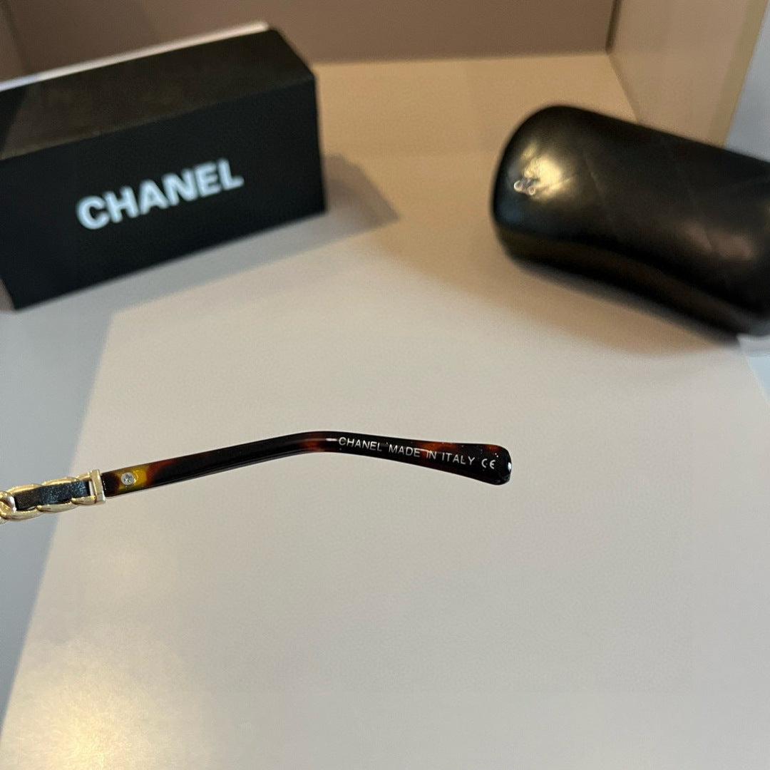 Chanel Oversized Silver Lens Sunglasses for Men & Women - 465143 - detail image 9