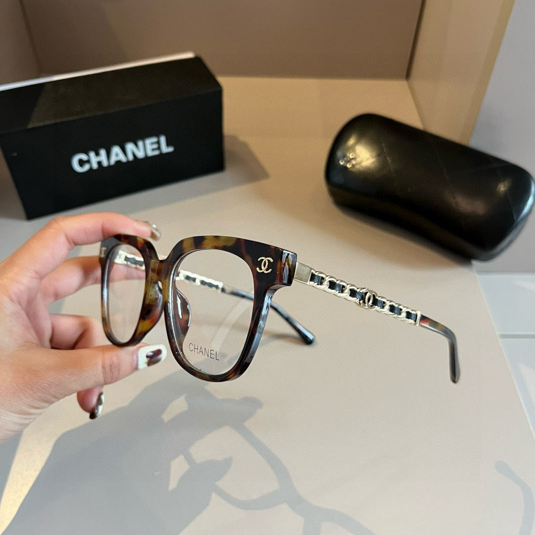 Chanel Oversized Silver Lens Sunglasses for Men & Women - 493544 - detail image 4