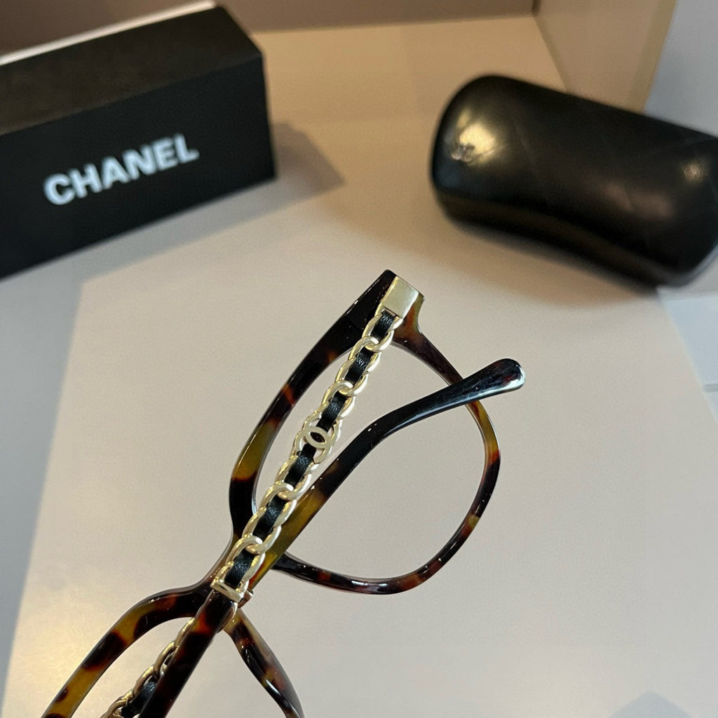 Chanel Oversized Silver Lens Sunglasses for Men & Women - 493544 - detail image 5